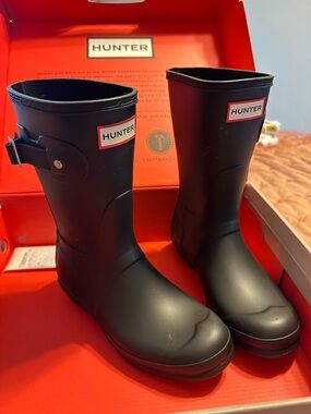 Women’s HUNTER Original Short Black Rain Boots size 6